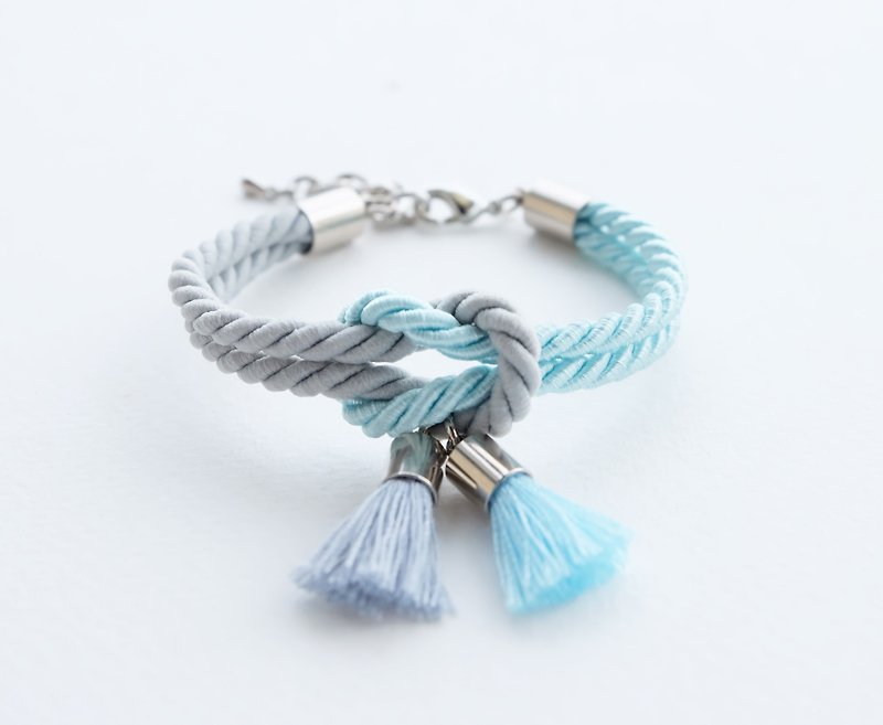 Matte ash / Icy blue knot bracelet with tassels - สร้อยข้อมือ - เส้นใยสังเคราะห์ สีน้ำเงิน