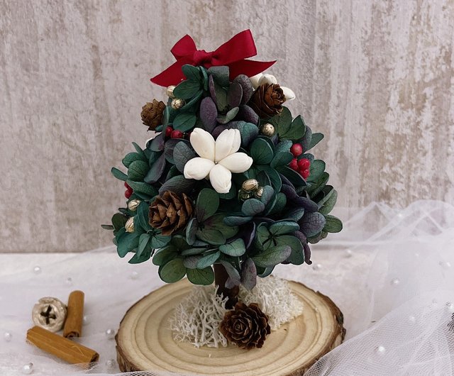 Holiday Tree - Green and Pine Sola Flower Arrangement