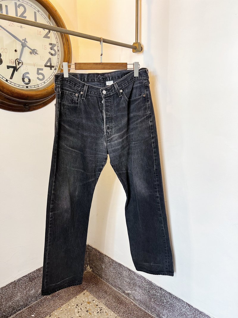 Levis / 501xx W34腰 R標 暗黑色洗舊刷色 古著牛仔丹寧牛仔長褲 - 男長褲/休閒褲 - 棉．麻 黑色