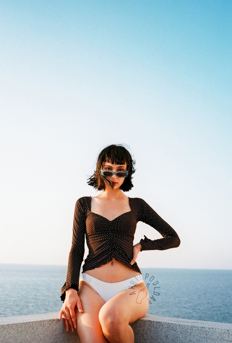 Aprilpoolday / DOLLY TOP / Black dot - 女上衣/長袖上衣 - 其他材質 黑色