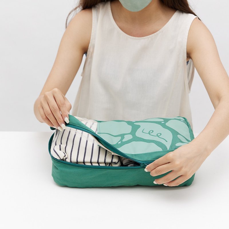 Travel Storage Bag-M Clothing (Organic Cotton)/Earth Traveler/Lost Green Hill - กระเป๋าเครื่องสำอาง - ผ้าฝ้าย/ผ้าลินิน สีเหลือง