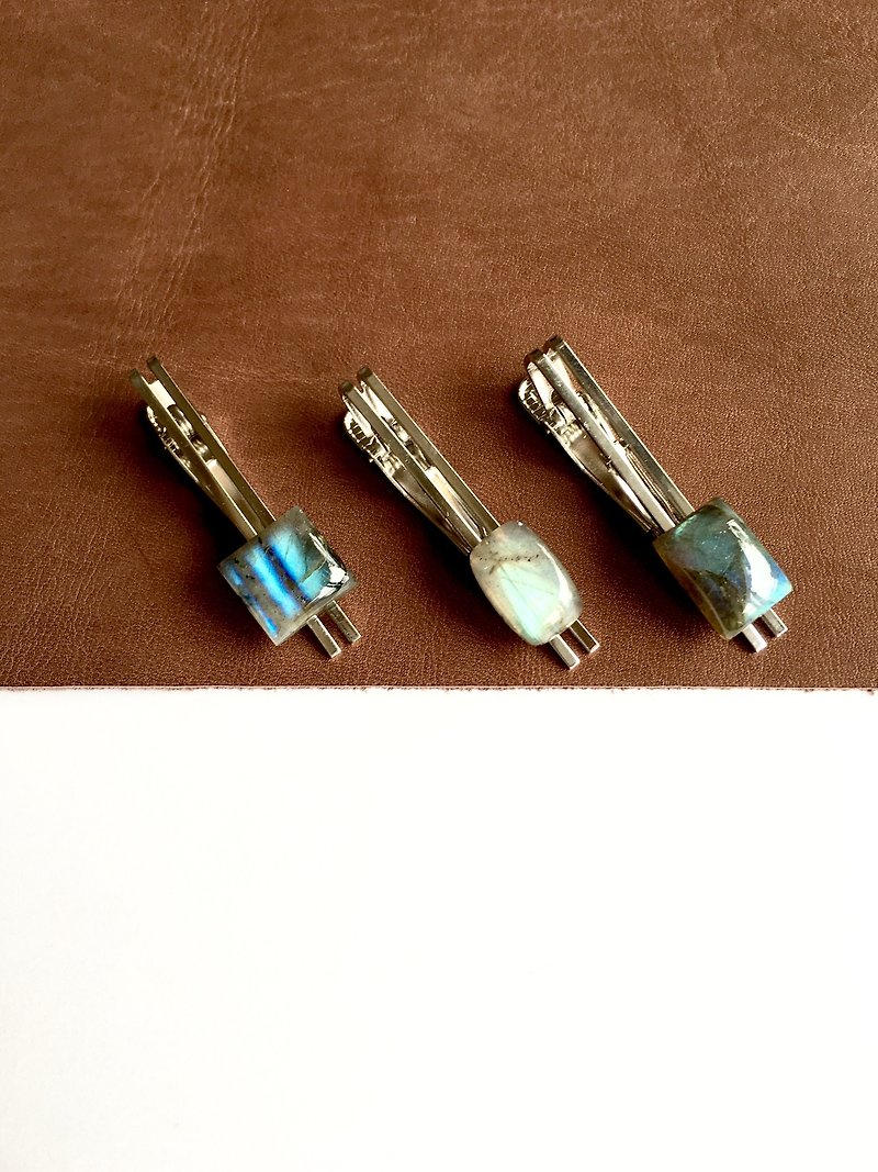 Labradorite Necktie-pin - เข็มกลัด - เครื่องเพชรพลอย สีน้ำเงิน