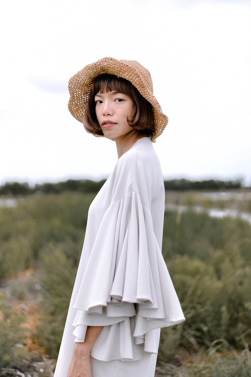 Mani Mina Beige Midi Dress Frill Sleeve - 連身裙 - 棉．麻 