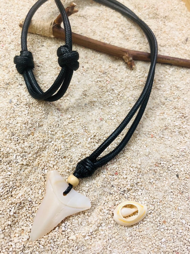 Shell Shark Tooth Necklace│Sea y'all Ocean King Shark Tooth Necklace - สร้อยคอ - วัสดุอื่นๆ 