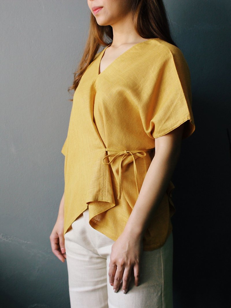 Caren : Yellow Asymmetric V-neck Cotton Wrapped Top - 女上衣/長袖上衣 - 棉．麻 黃色