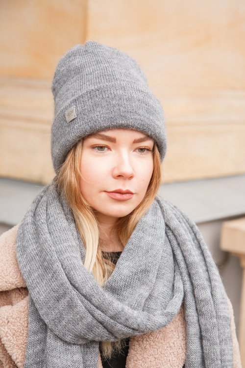 MARK&LONA カシミヤビーニー カシミアメリノニットのビーニーハット。グレーのニット帽