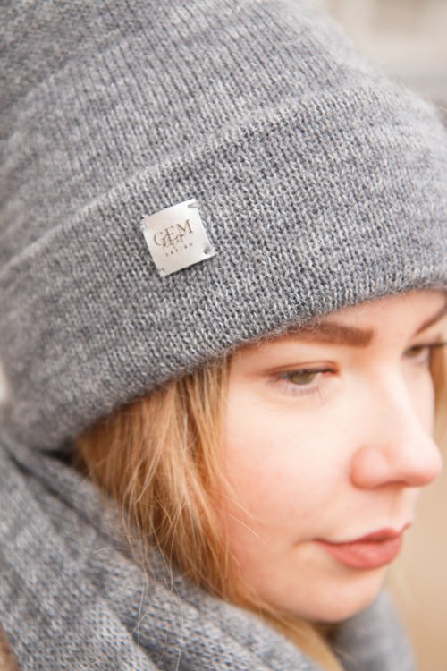 MARK&LONA カシミヤビーニー カシミアメリノニットのビーニーハット。グレーのニット帽