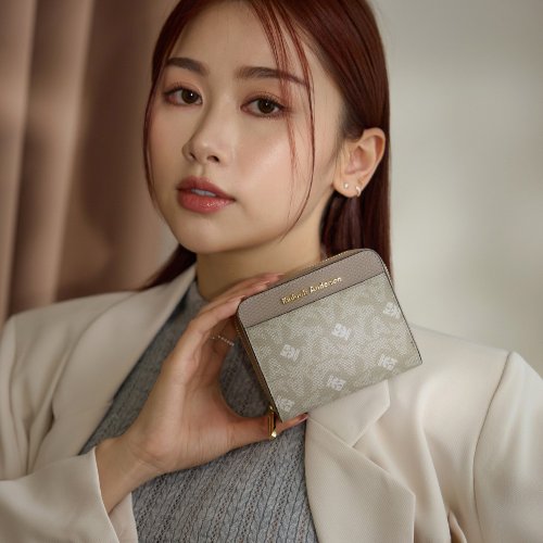 Kinloch Anderson 金・安德森 【金安德森】 Genevieve 經典老花壓釦短夾-杏灰