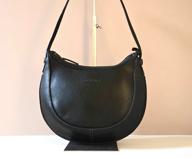 中古品★LOEWE★レザーホーボーバッグ 廃盤中古 ロエベ ハーフムーン ホーボーバッグ サイドバック