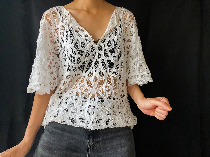 European lace long sleeve top/ blouse - เสื้อผู้หญิง - ผ้าฝ้าย/ผ้าลินิน 