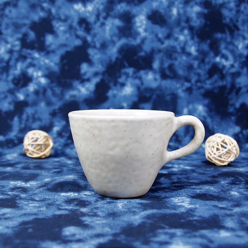 Beige second generation coffee cup, teacup, mug, water cup - about 120ml - แก้วมัค/แก้วกาแฟ - ดินเผา ขาว