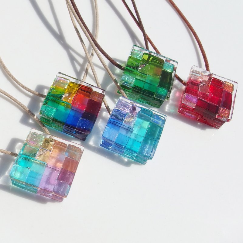 [Rainbow] [You can choose the type] [Special] Happiness glass (happiness) necklace [Made-to-order] - Necklaces - Glass Multicolor