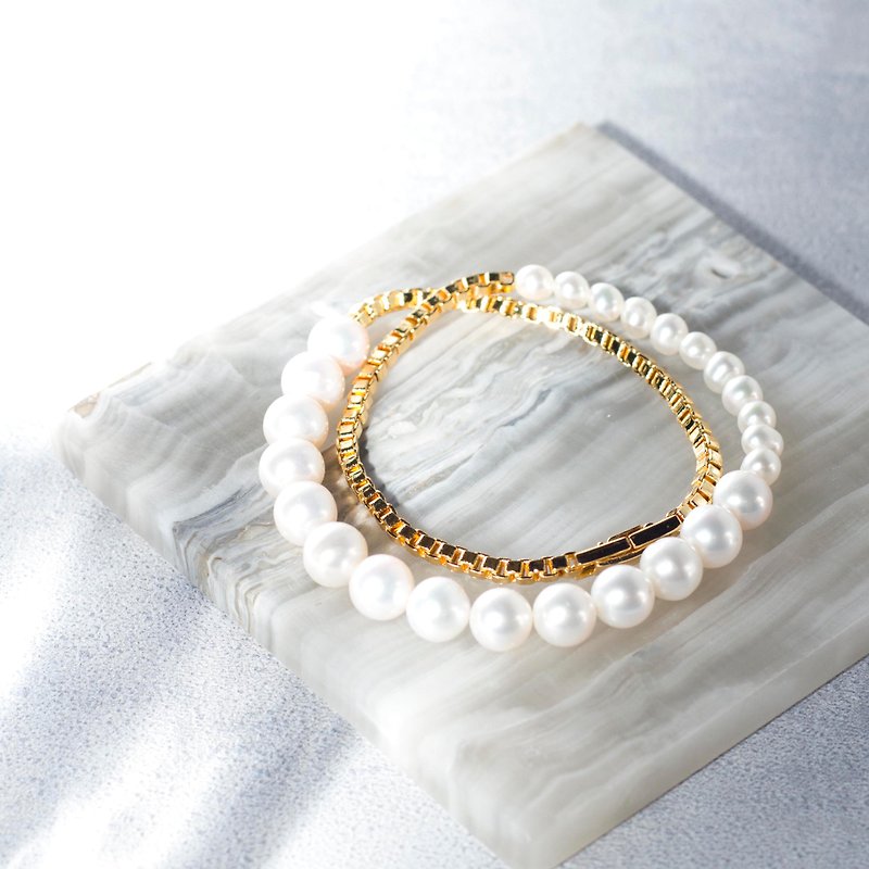 Pear Box Fine Bracelet - Bracelets - Pearl Gold
