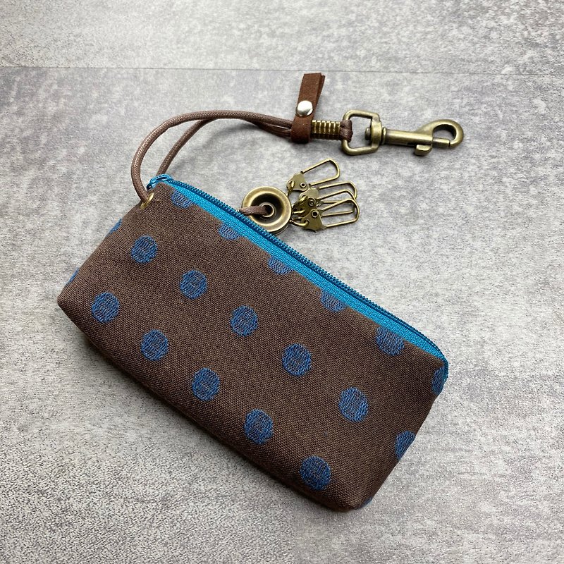 拉鍊鑰匙包 (丸織/咖啡底) 日本布 接單生產* - 鑰匙圈/鑰匙包 - 棉．麻 咖啡色
