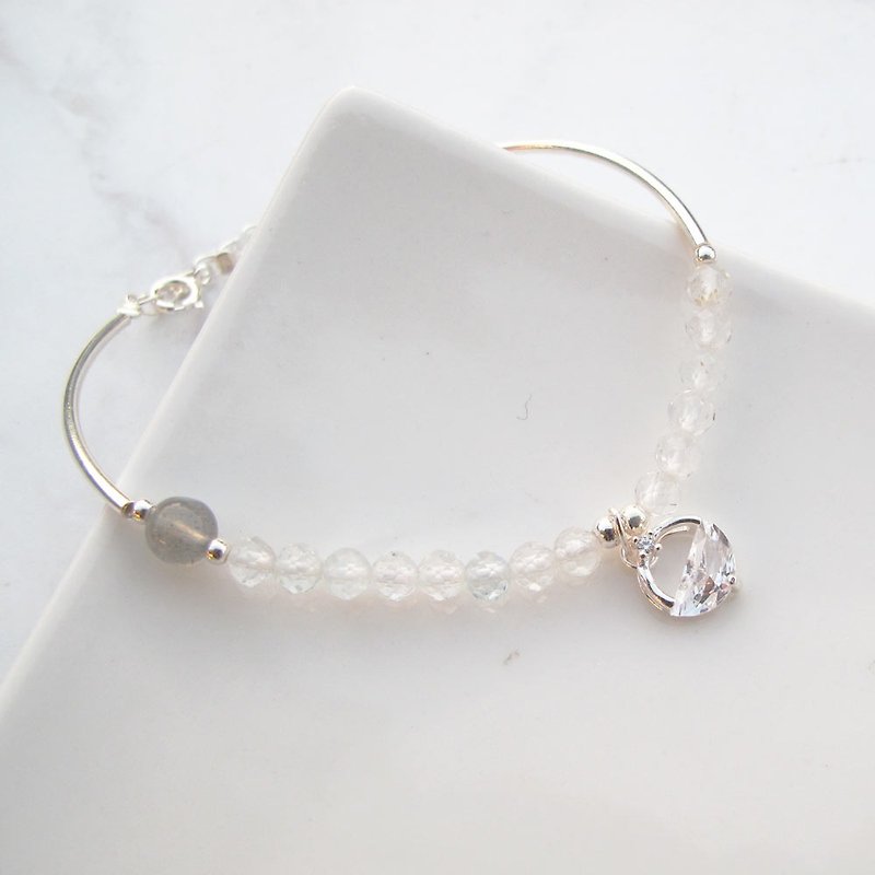囡仔仔仔 [handmade silver] gray moonlight × labradorite × white crystal romantic sterling silver bracelet - Bracelets - Sterling Silver Gray