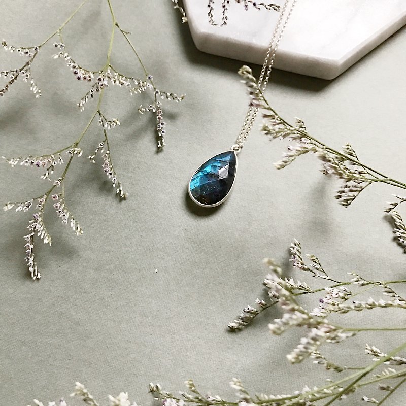 Limited large droplets elongated blue stone necklace - สร้อยคอ - เครื่องเพชรพลอย สีน้ำเงิน