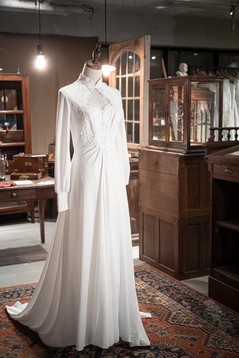 60s pure white vintage wedding gown , long sleeve - Evening Dresses & Gowns - Cotton & Hemp White