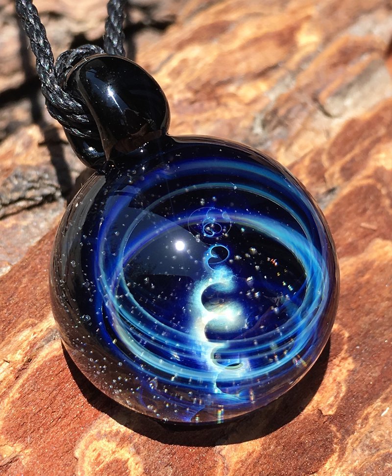 boroccus  The nebula galaxy image design  Thermal glass pendant. - สร้อยคอ - แก้ว สีดำ