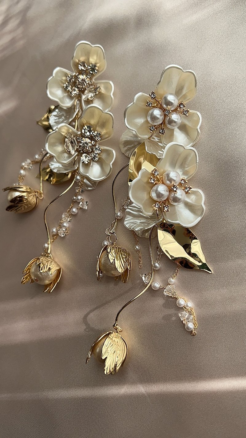 Wedding wedding bridal bride flower large pearl earrings - Earrings & Clip-ons - Other Metals Gold