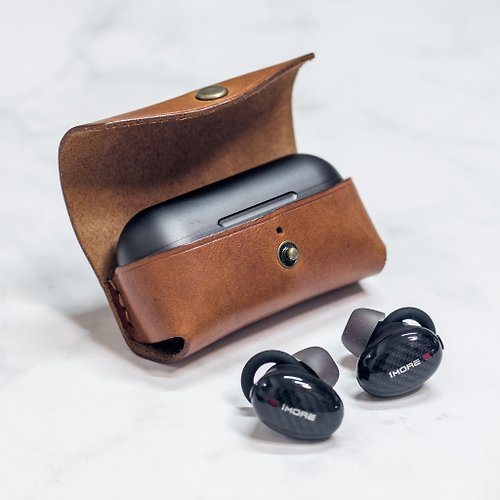 HarLex 手工皮革設計 可刻名萬魔1MORE EHD9001TA耳機充電盒客制皮革保護套 真皮耳機盒