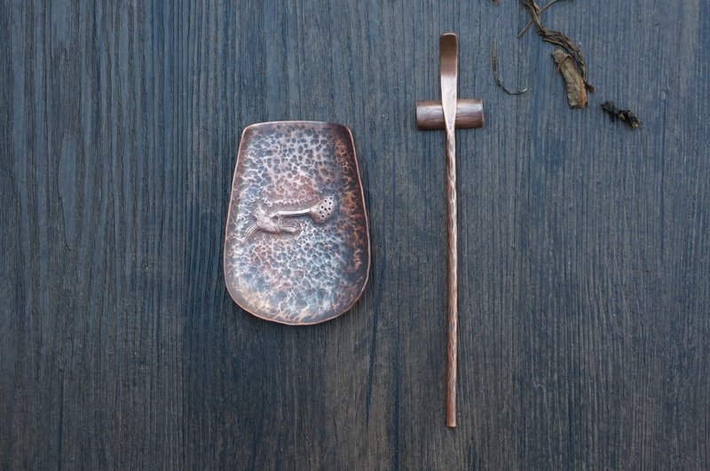 [Handmade by Xishan] Handmade red copper traditional engraved hammered kingfisher leans against lotus tea and tea shovel tea ceremony - ถ้วย - ทองแดงทองเหลือง 