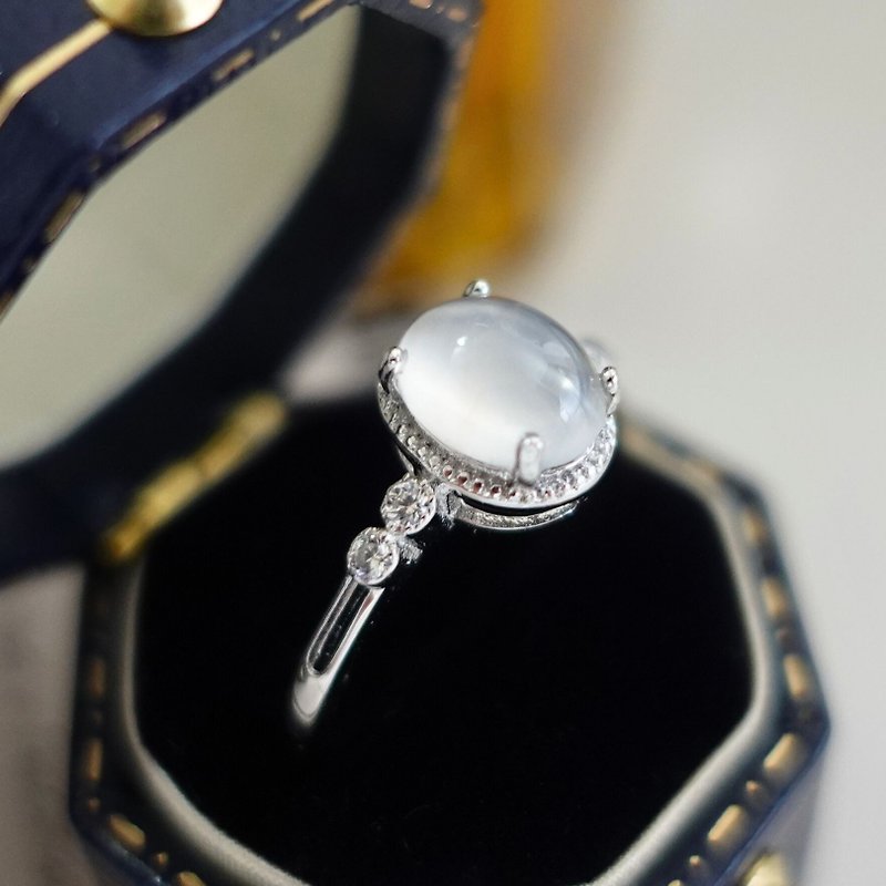 Lover's Stone Crystal Clear Cat's Eye Moonstone Feminine Temperament Sterling Silver Ring Girlfriend Gift Lover - แหวนทั่วไป - เงินแท้ สีใส