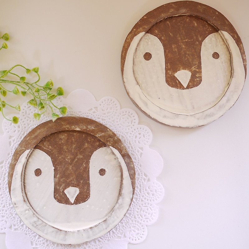 Animal plate [Penguins] - Plates & Trays - Pottery Brown