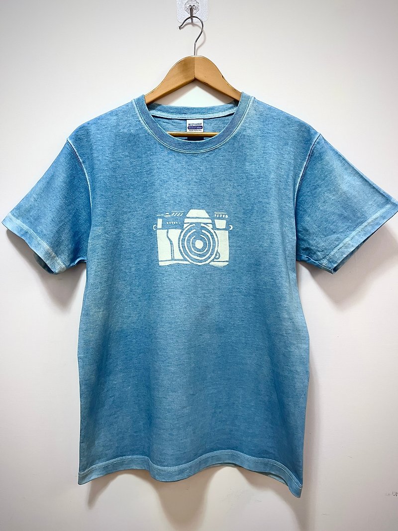 Camera hand dyed plant thick pound cotton Tshirt - เสื้อยืดผู้หญิง - ผ้าฝ้าย/ผ้าลินิน 