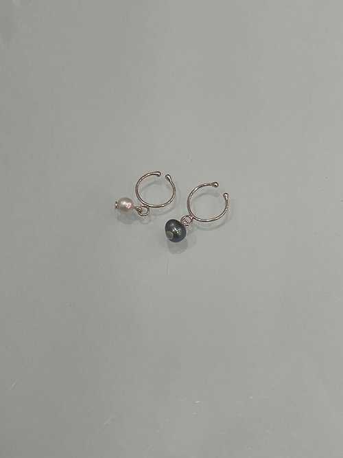LYNLI Jewelry 【耳環】黑白小珍珠純銀耳扣 單邊販售 畢業禮物/情人節禮物
