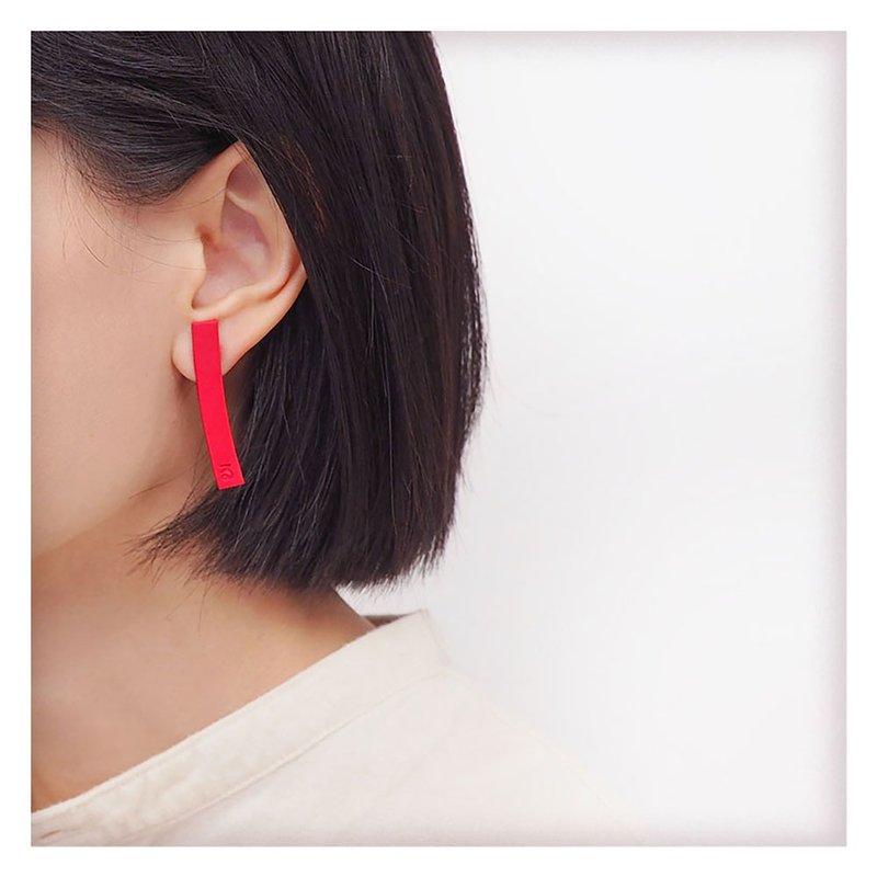 Linguinie Crimson 001 Japanese Minimalist Handmade Polymerclay Earrings - ต่างหู - วัสดุอื่นๆ สีแดง