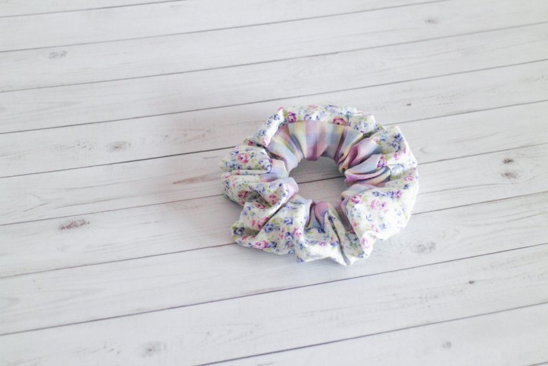 Flourishing Youth - Hand made hair scrunchy hair tie hair band Taiwan handcraft - เครื่องประดับผม - ผ้าฝ้าย/ผ้าลินิน สีม่วง