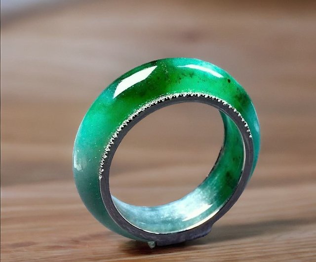 グリーンフラワー翡翠リング 指輪 18Kゴールドダイヤモンド
