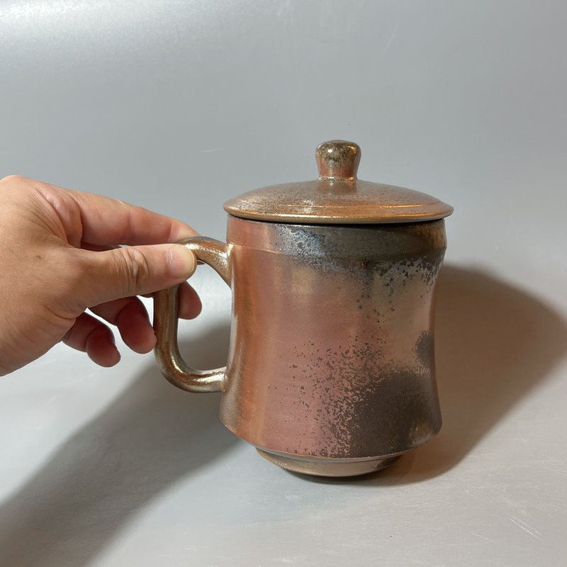 柴燒500cc有蓋馬克杯 / 啤酒杯 / 小平凡手作 - 茶壺/茶杯/茶具 - 陶 