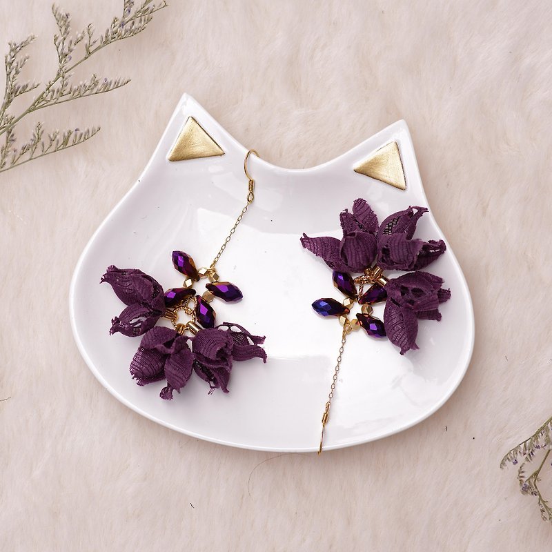 Valentina | Sexy Dangle Golden Plating Floral Earrings - Fabric flower gifts - ต่างหู - วัสดุอื่นๆ สีม่วง