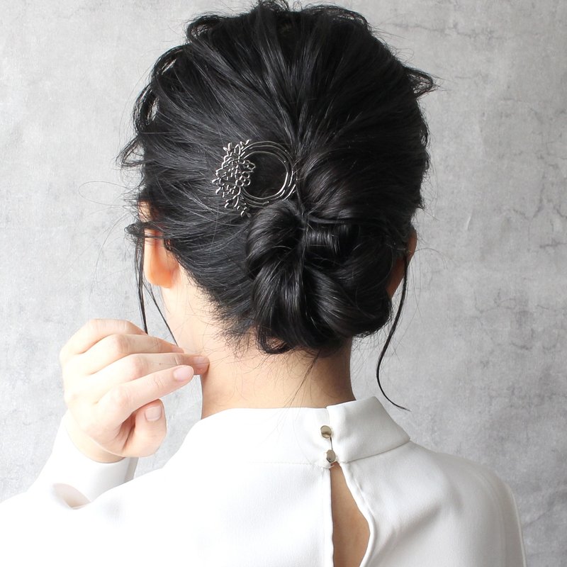 KANZASHI Hair pin 【Wreath / Flower】 - 髮夾/髮圈 - 其他金屬 銀色