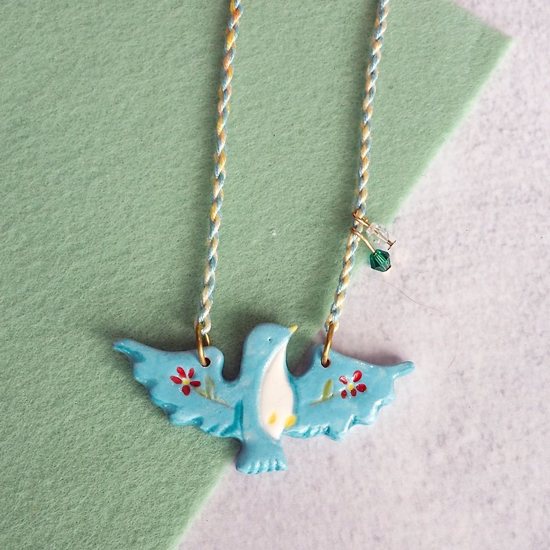 Forest Pie-Indian Birds Ceramic Hand-painted Birds Necklace Necklace Original Handmade Necklace - สร้อยติดคอ - เครื่องลายคราม สีน้ำเงิน