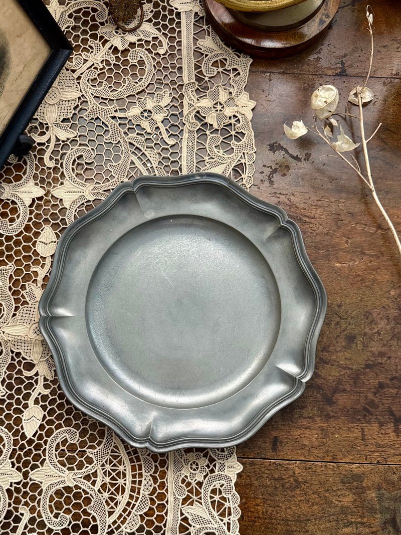 50256-質樸法國古董厚重波紋盤緣錫盤27cm - 盤子/餐盤/盤架 - 其他金屬 