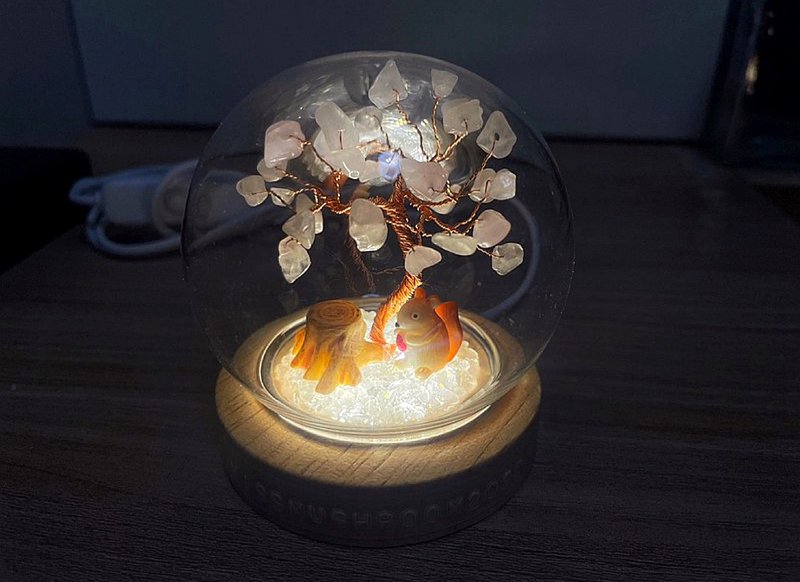 Small squirrel models in stock | Crystal tree series micro-landscape crystal ball lights | cute | home lighting - ของวางตกแต่ง - คริสตัล สึชมพู