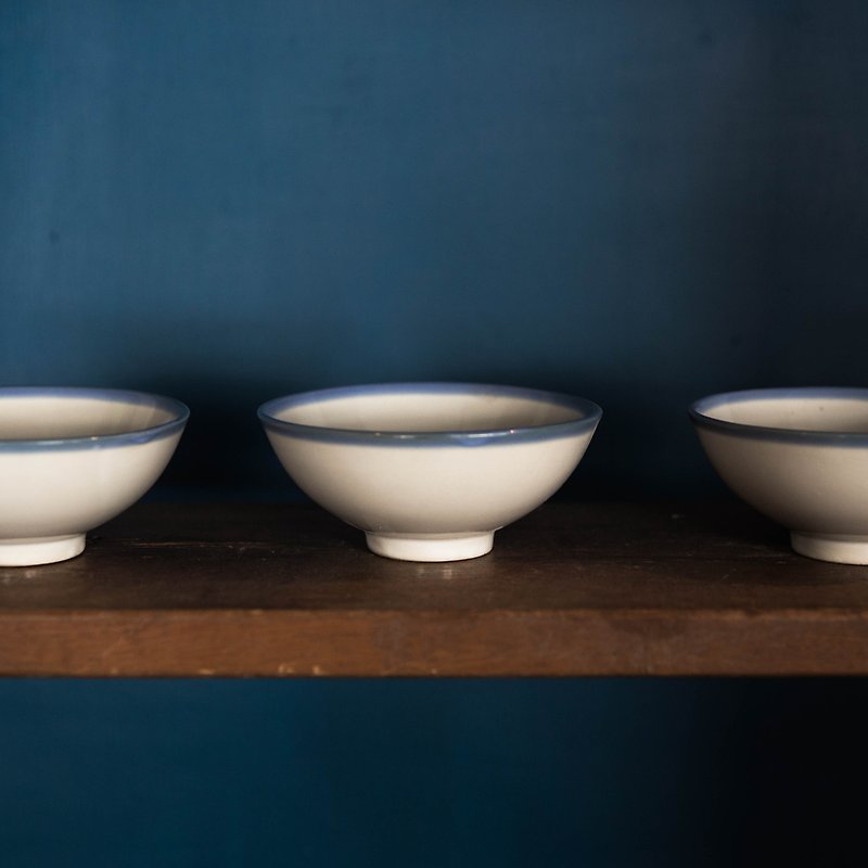 棲仙 SECLUSION OF SAGE / 白瓷藍帶小碗 - 碗 - 瓷 白色