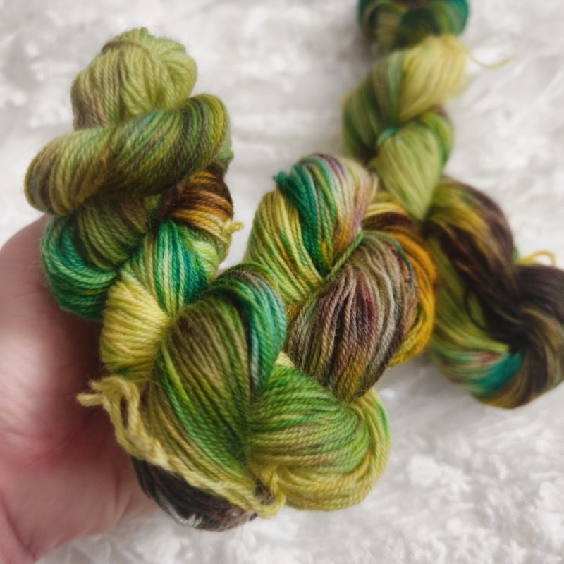 lufi~Hand-dyed Merino wool stockings thread 50g - Knitting, Embroidery, Felted Wool & Sewing - Wool Green