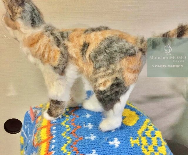 羊毛フェルトのパステル三毛猫 - ショップ MoncheriMOMO-woolfelt 人形・フィギュア - Pinkoi