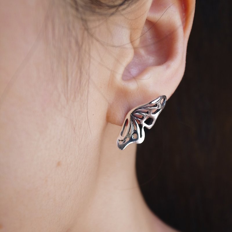Madam Kate Handmade Silver Jewelry Customization-----Butterfly/Earrings - ต่างหู - โลหะ สีเงิน