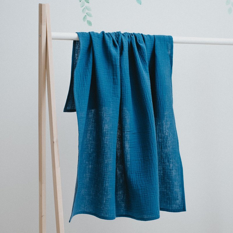 Dark blue Muslin Baby Swaddle - Newborn Blanket - Baby Shower gift - 嬰兒床/床圍/寢具 - 棉．麻 藍色