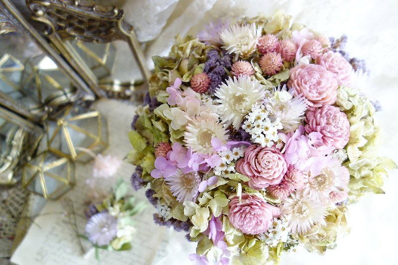 ウェディングシリーズ-パープルのバラと乾燥したピンクの花の花束 - ドライフラワー・ブーケ - 寄せ植え・花 ピンク