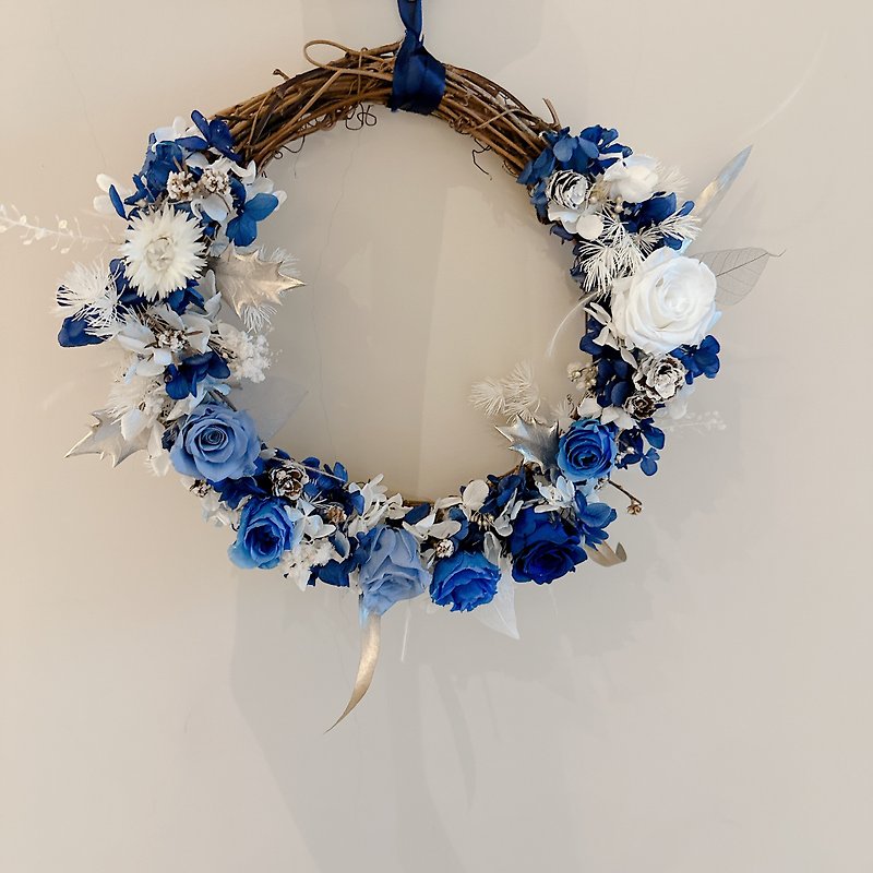 Classic and elegant blue and white eternal life wreath - Dried Flowers & Bouquets - Bamboo Blue