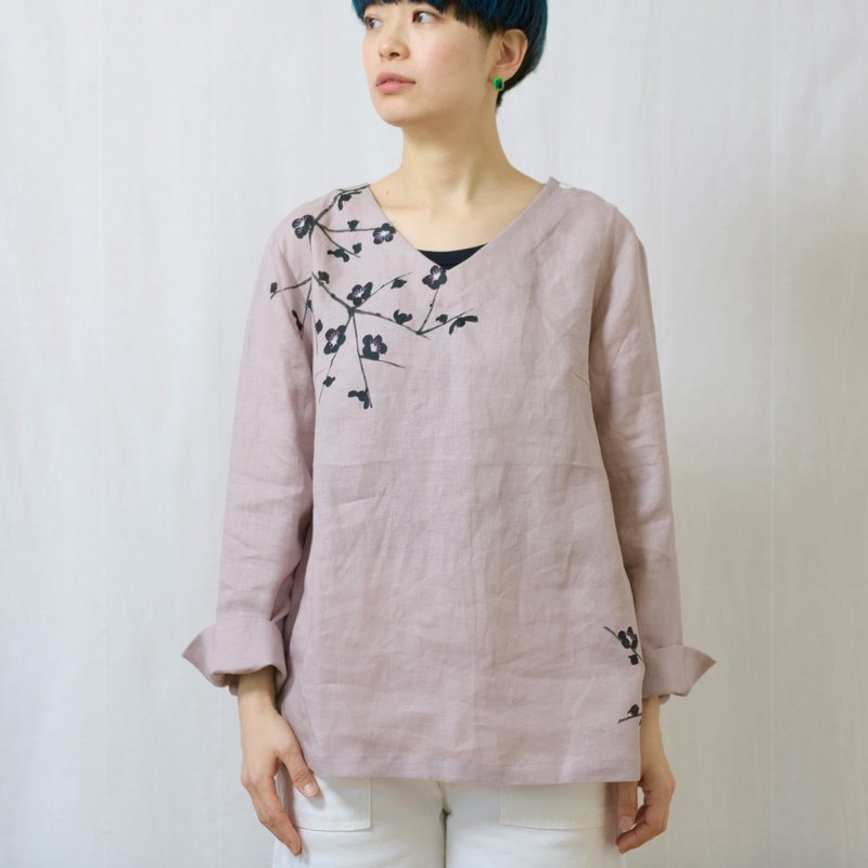 リネン・Vネックブラウス・墨梅柄 - 女襯衫 - 棉．麻 粉紅色
