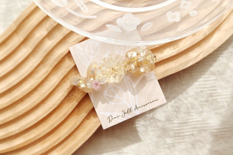 Pressed flower handmade hairclip - เครื่องประดับผม - เรซิน สีกากี