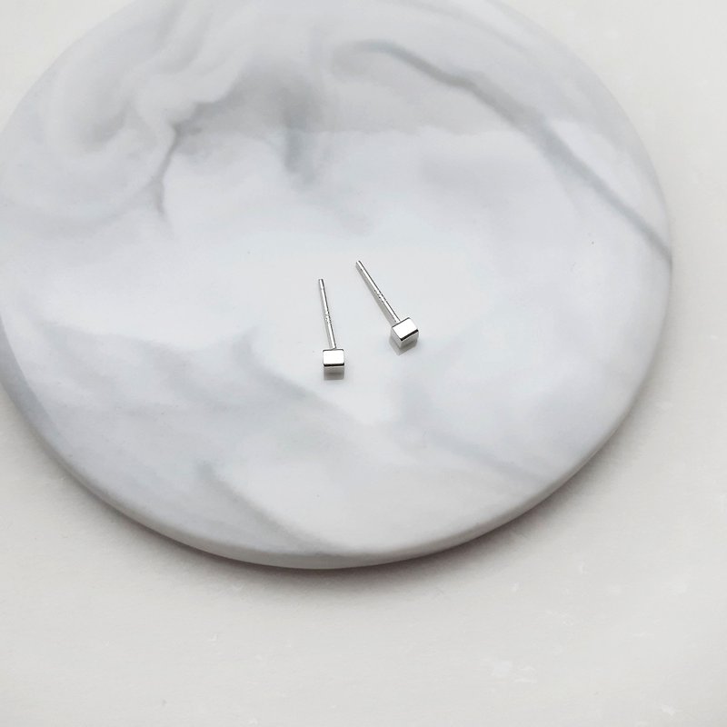 Sterling silver 2.5mm small square ear acupuncture ear bar earrings (pair) - ต่างหู - โลหะ สีเงิน