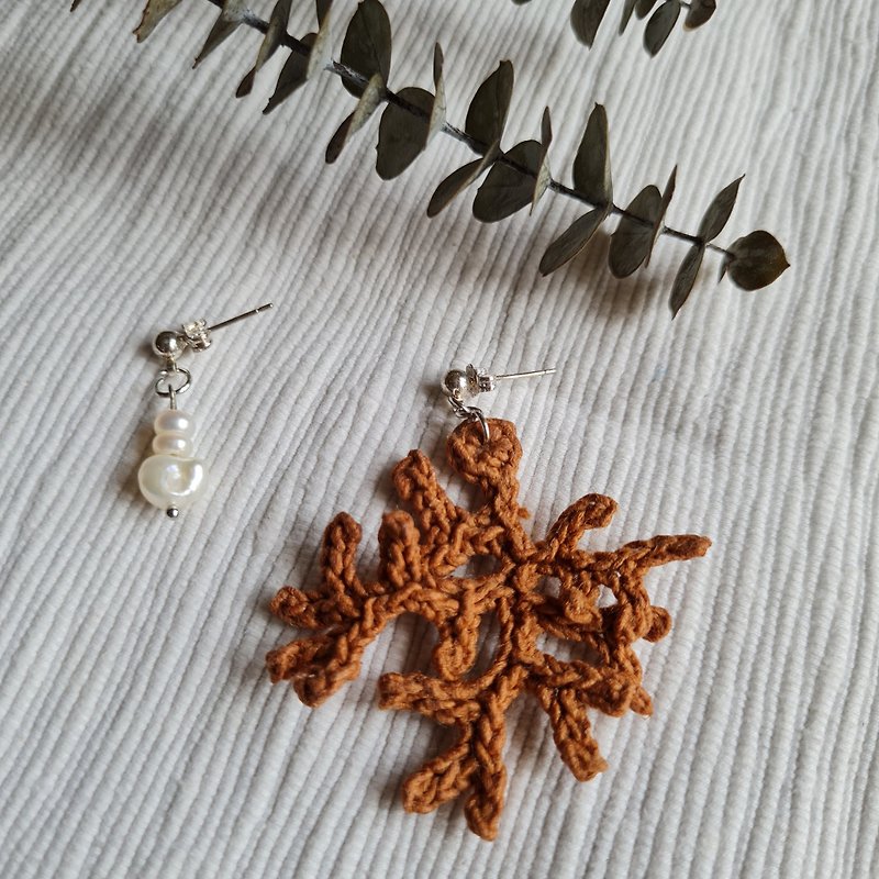棉．麻 耳環/耳夾 - Coral Pearl Earrings