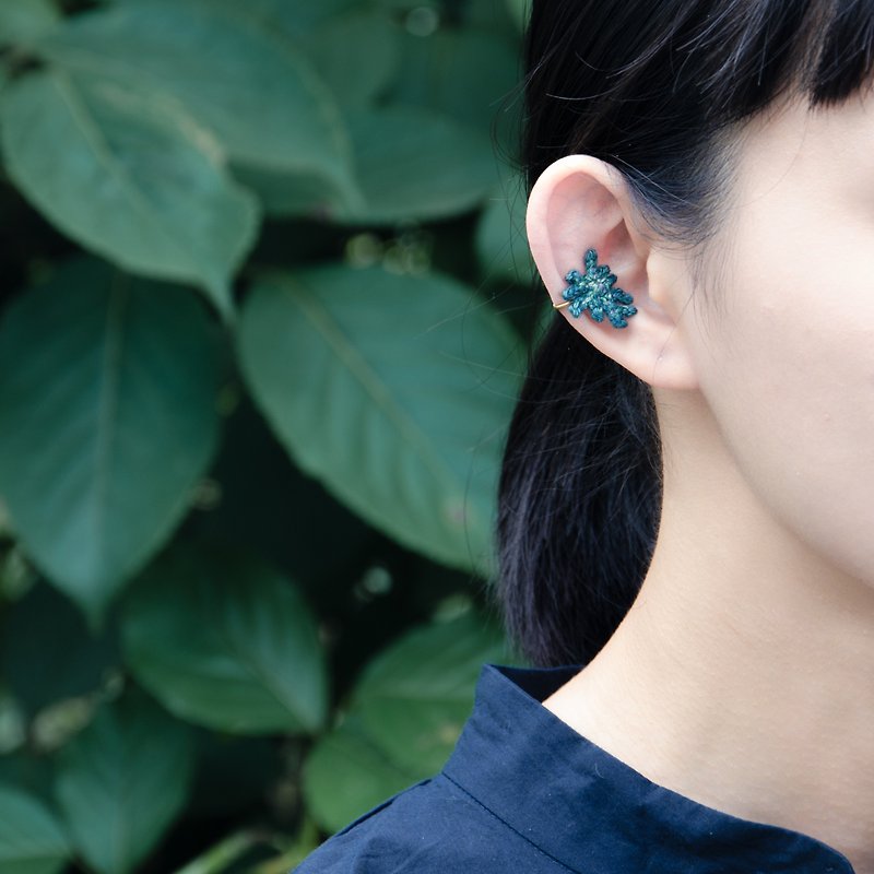 岩生鹿角刺繡鉤織耳環 綠 - 耳環/耳夾 - 其他人造纖維 綠色